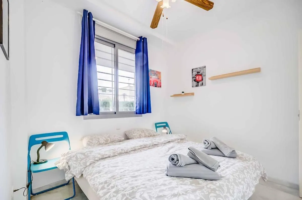 132 - Charming Apartment With Sea Views, Fuengirola! スペイン